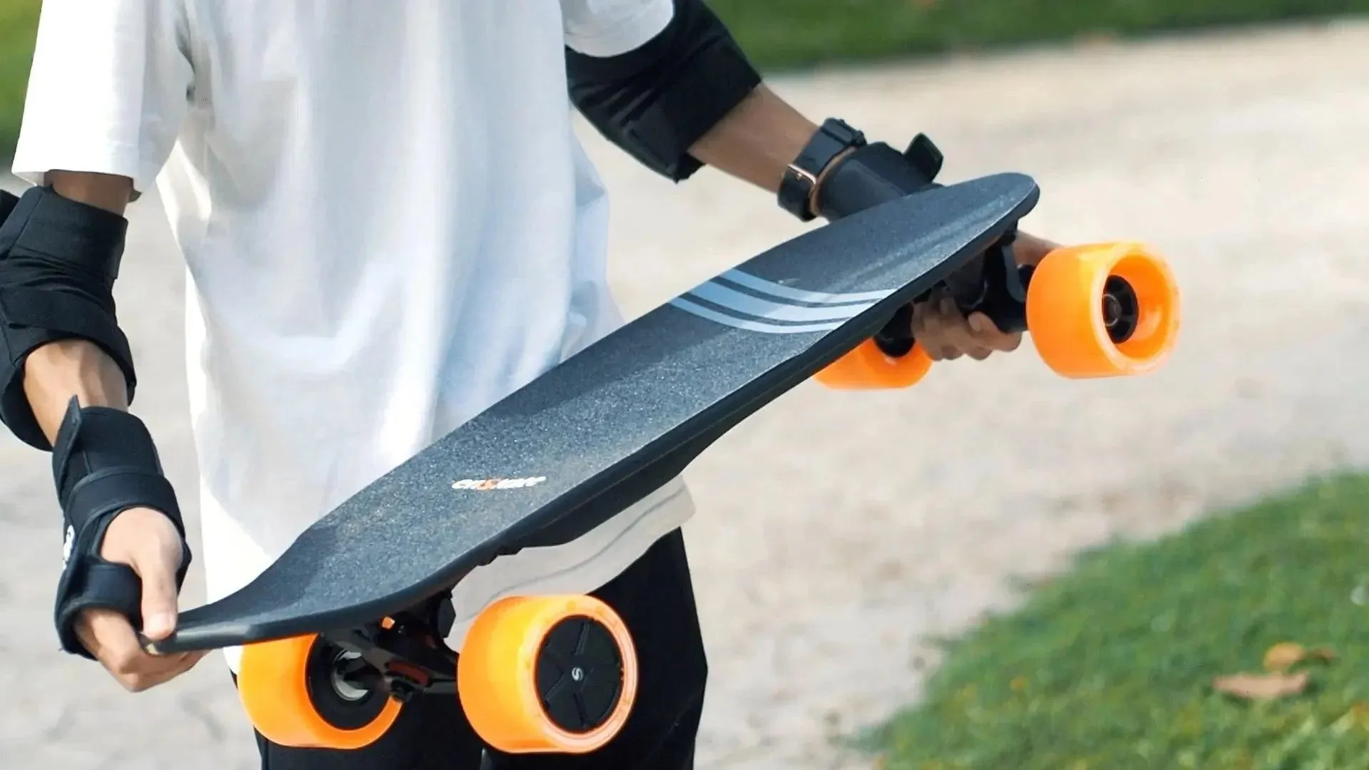 enSkate R3 Mini Electric Skateboard and Electric Pennyboard