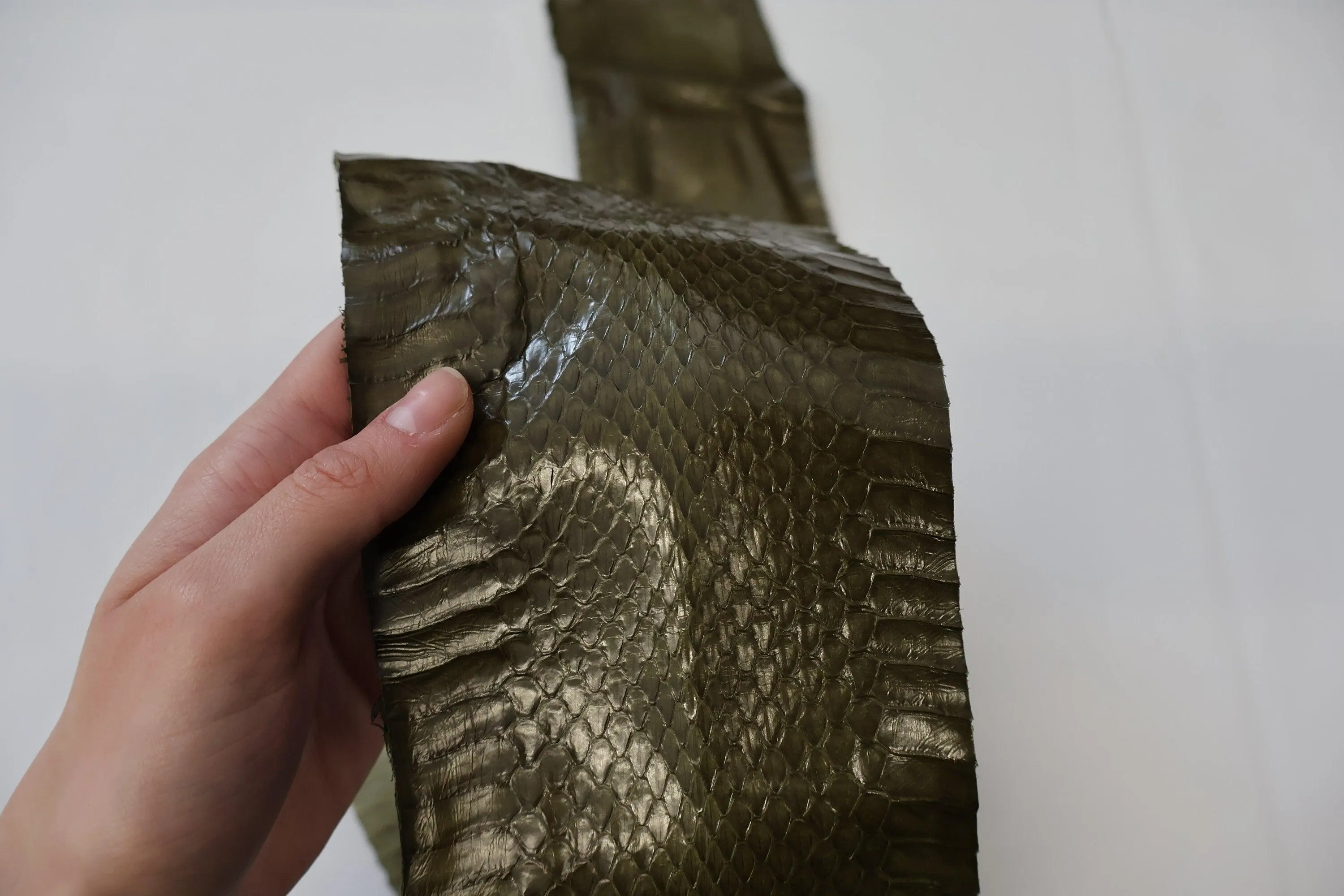 Genuine snakeskins. Real snake leather hide, thin and glossy, thickness 0,3mm(1 oz)