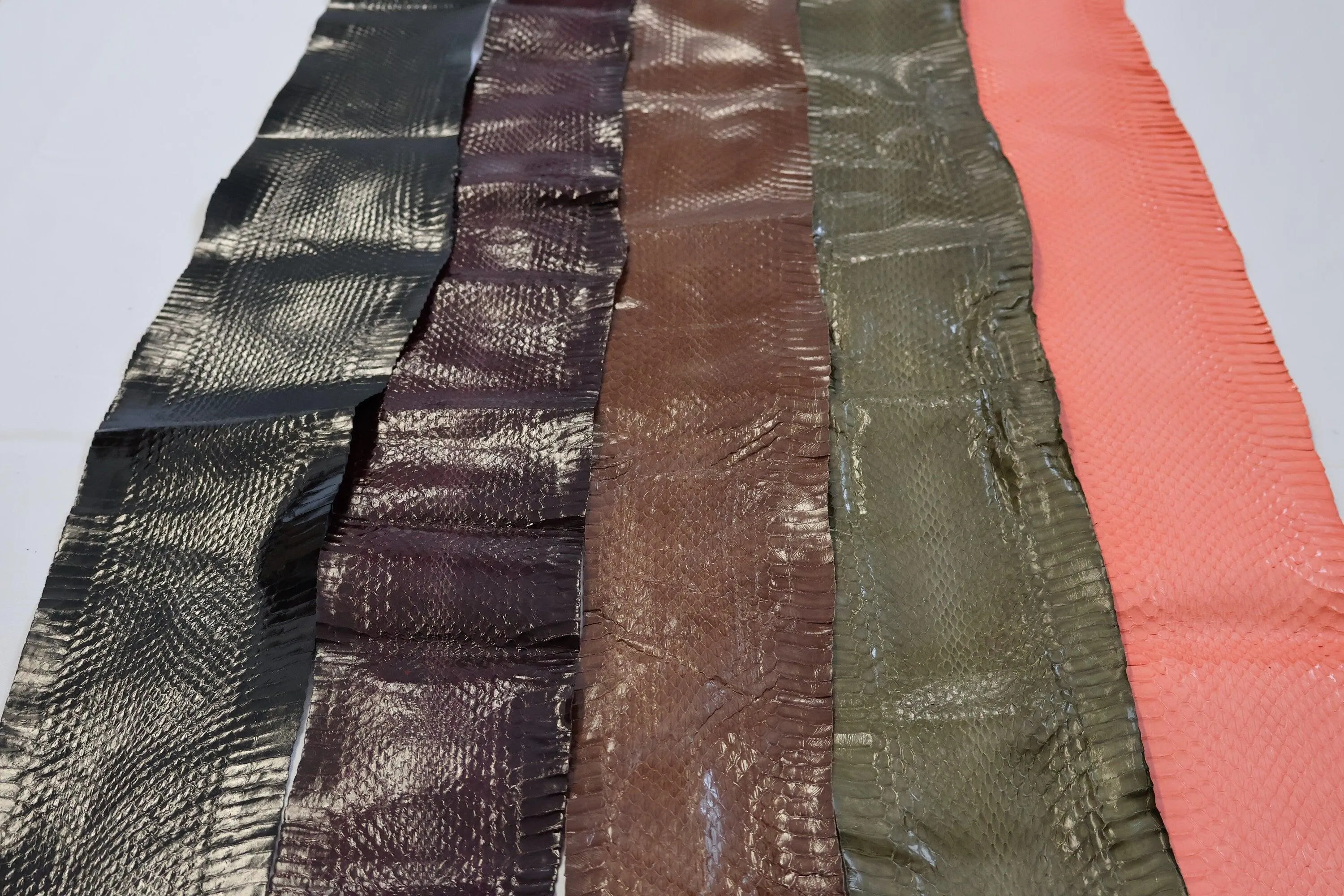 Genuine snakeskins. Real snake leather hide, thin and glossy, thickness 0,3mm(1 oz)