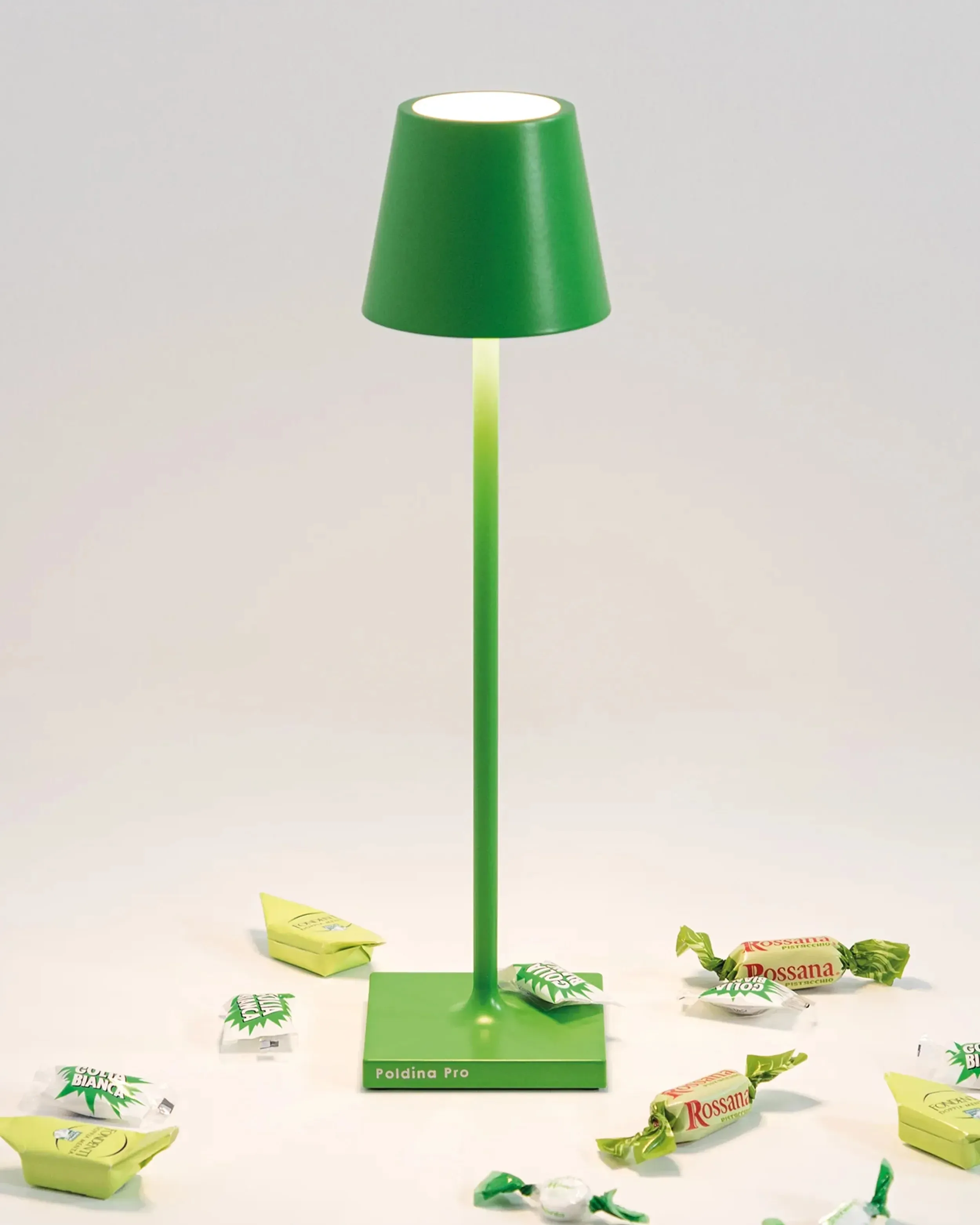 Zafferano Lampes à Porter Poldina micro table lamp